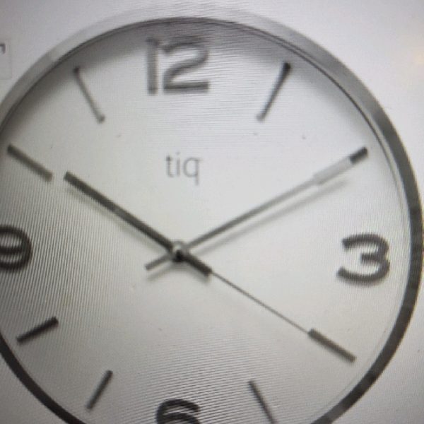 Väggur Diameter 30 cm. Alu Design.
